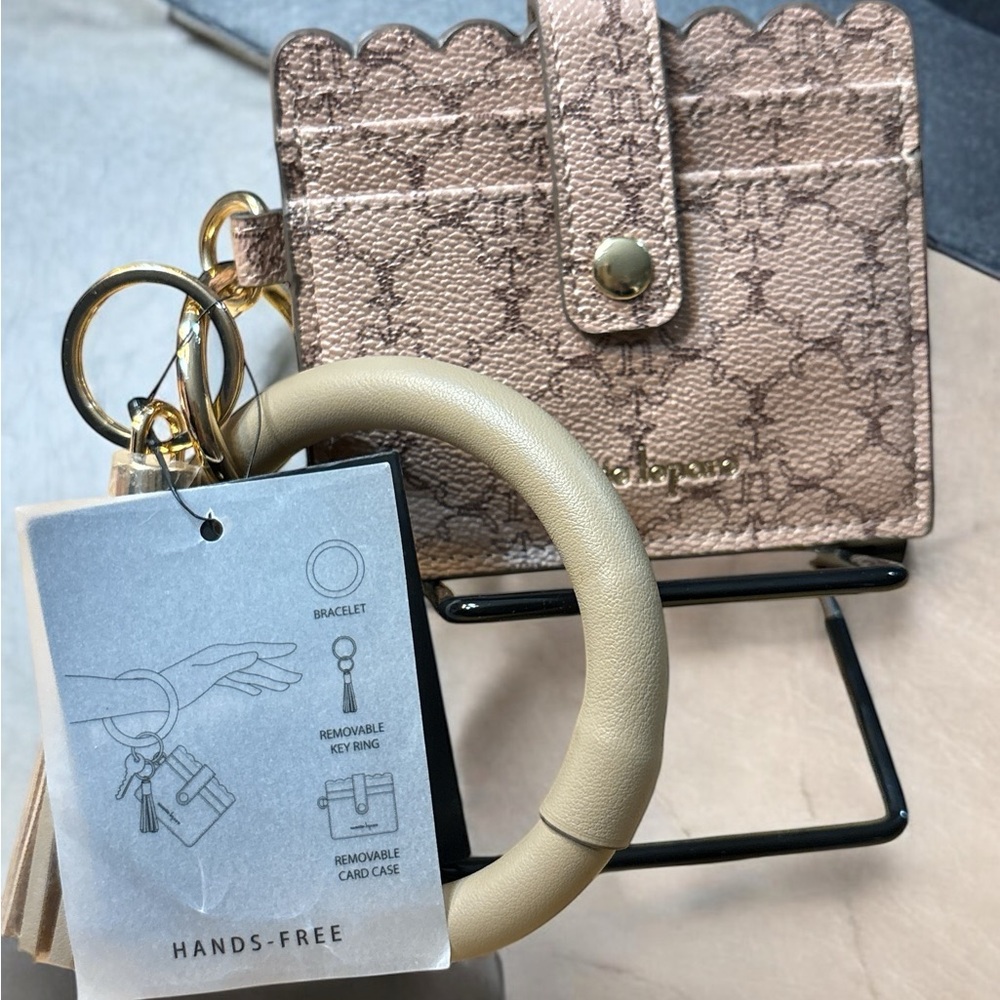 Cream and Gold Key & Card Holder with Tassel RFID NWT - Picture 2 of 4
